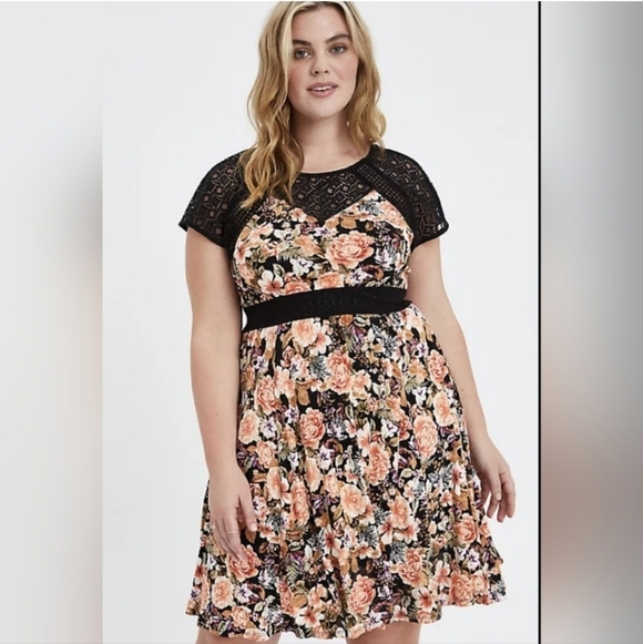 torrid Dresses & Skirts - Torrid 2 Floral Black Lace Inset Dress Sz 2X Orange Green Purple